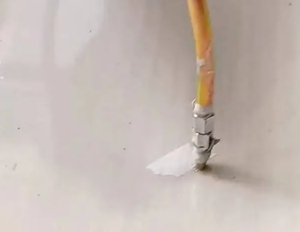 天长瓷砖空鼓维修公司专业解答在瓷砖铺贴过程中，如果使用的砂料过粗（如全部使用了粗砂），可能会导致以下问题